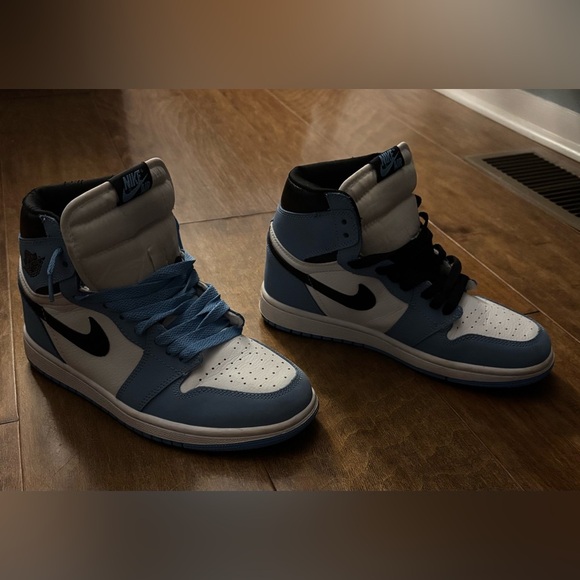 Nike Air High Top Jordan’s with Blue and Black Laces - Picture 2 of 10
